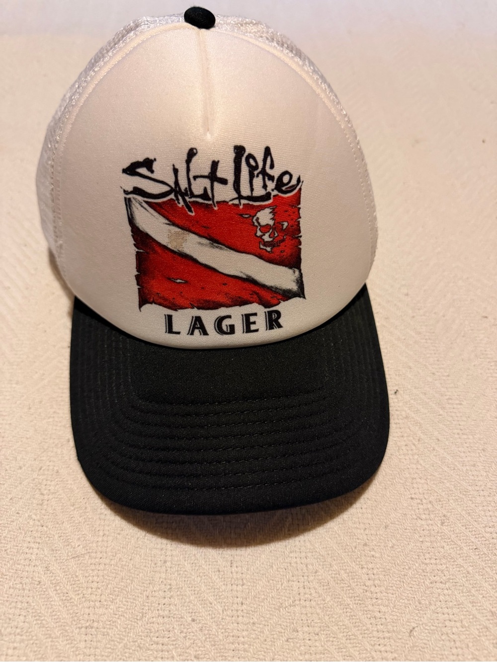 Salt Life White, Black & Red Lager Pirate Diver Graphic Hat Print SnapBack